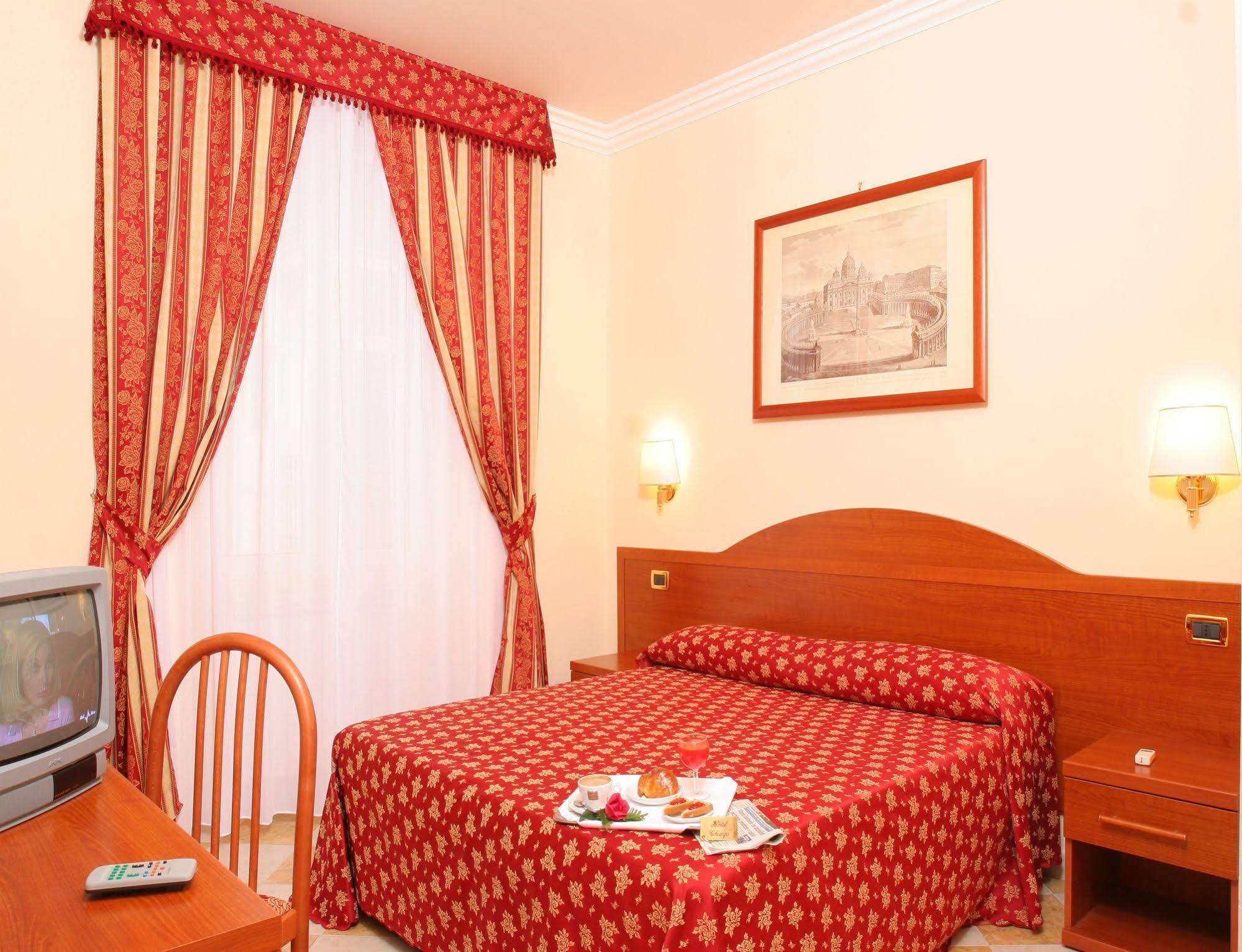 Hotel Chicago 2*